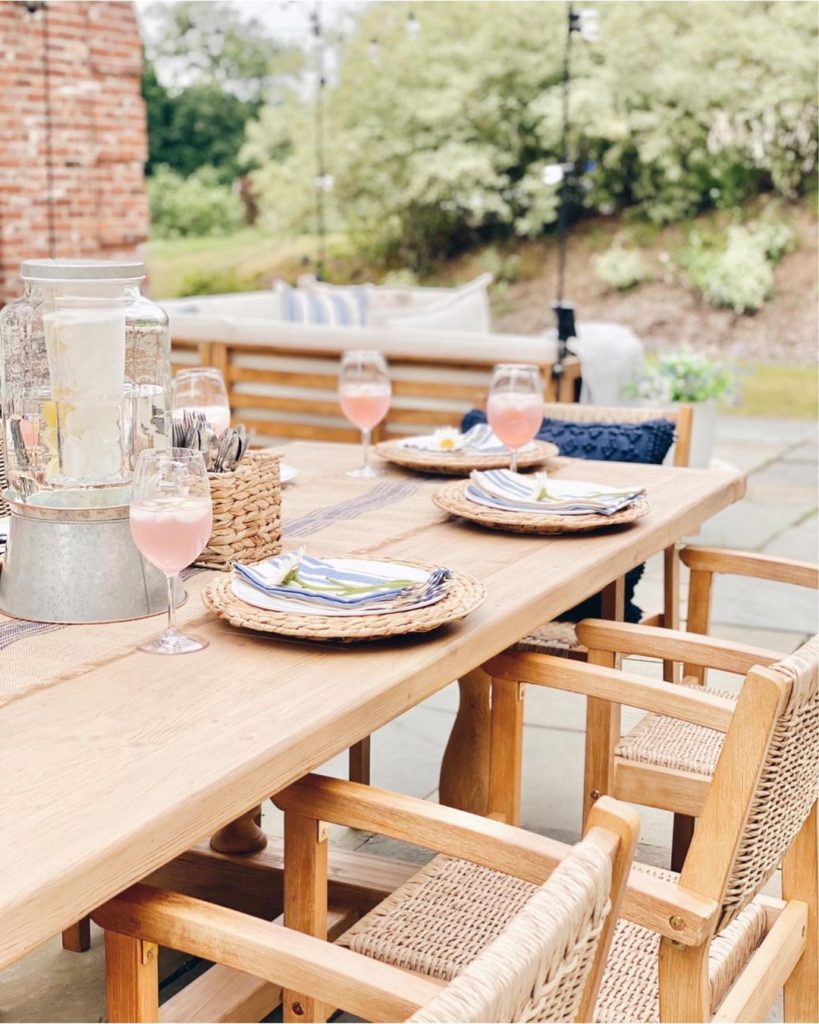 Wicker table setting