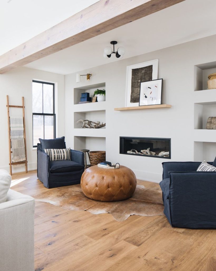 Leather pouf in a modern room