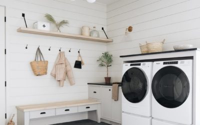 15 Great Ways to Decorate a Laundry Room to Make It Pretty