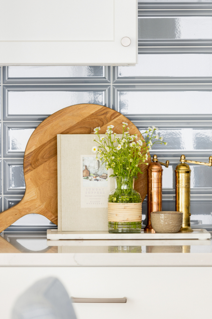 how to decorate a small house